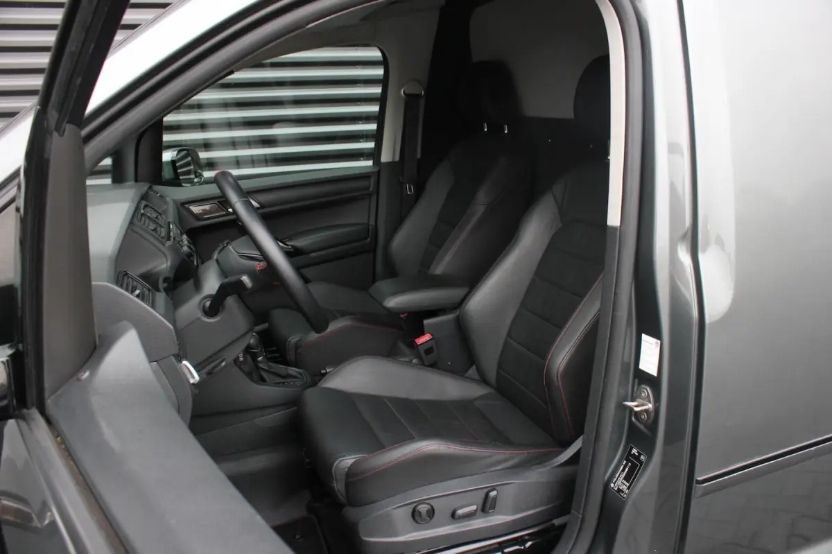 2.0 TDI L1H1 BMT 189PK / FULL OPTIONS / GTI INTERIEUR / R-LINE / NIEUWSTAAT / R-LINE STUUR