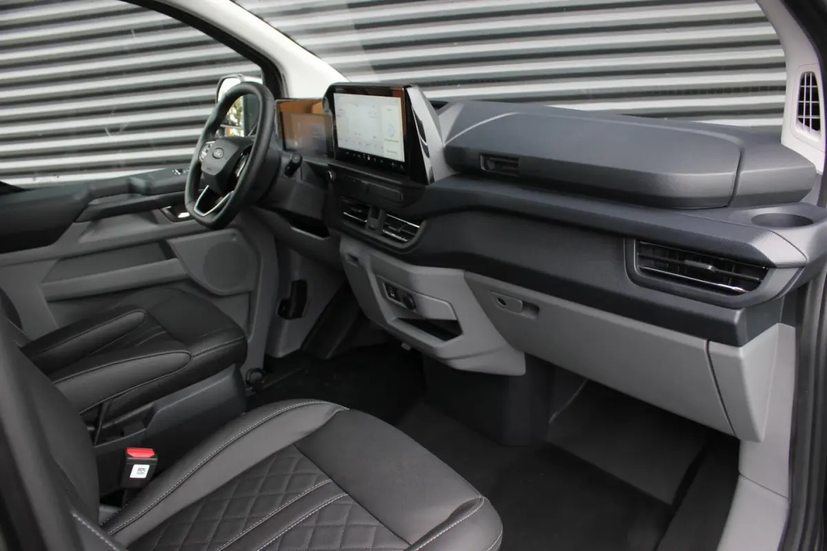 340 L2H1 Limited 71 kWh 218PK / JB- EDITON / CAMERA / 370KM RANGE / APPLE CARPLAY /DRIVERS