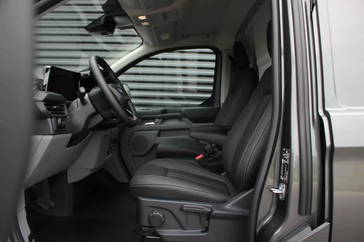 340 L2H1 Limited 71 kWh 218PK / JB- EDITON / CAMERA / 370KM RANGE / APPLE CARPLAY /DRIVERS