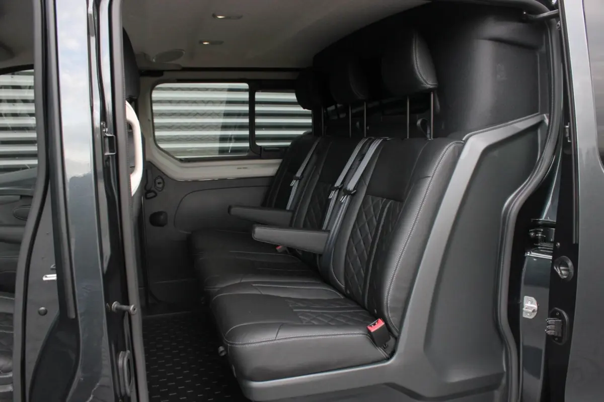 L2H1 170PK DUBBEL CABINE LUXE / NAVIGATIE / CLIMATECONTROL / VERLAAGD / DIGITAAL SCHERM /