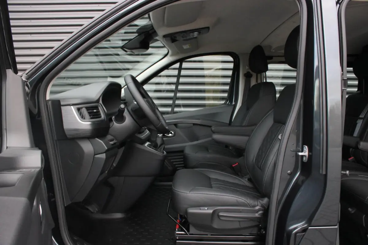 L2H1 170PK DUBBEL CABINE LUXE / NAVIGATIE / CLIMATECONTROL / VERLAAGD / DIGITAAL SCHERM /