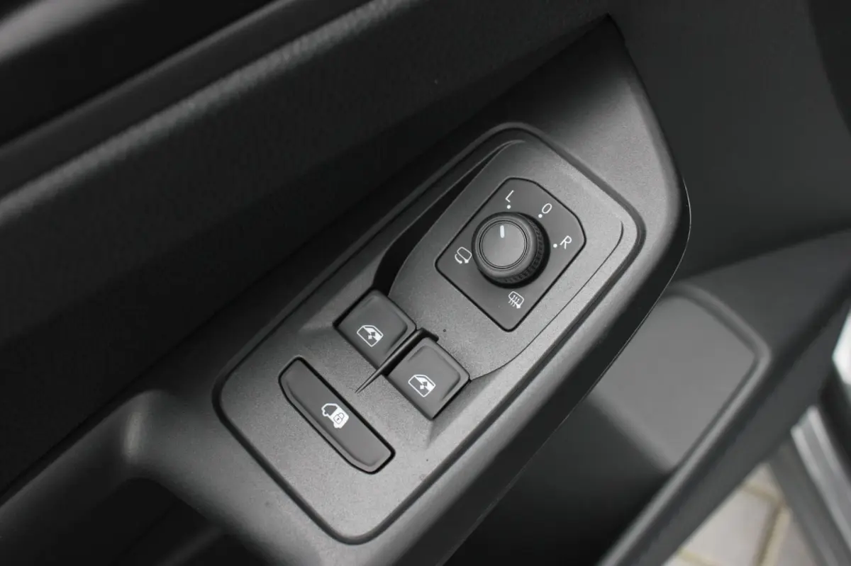 2.0 TDI DSG 122PK / JB- EDITION / LEDEREN BEKLEDING / MAXTRON / FULL OPTIONS / VERLAGINGSV