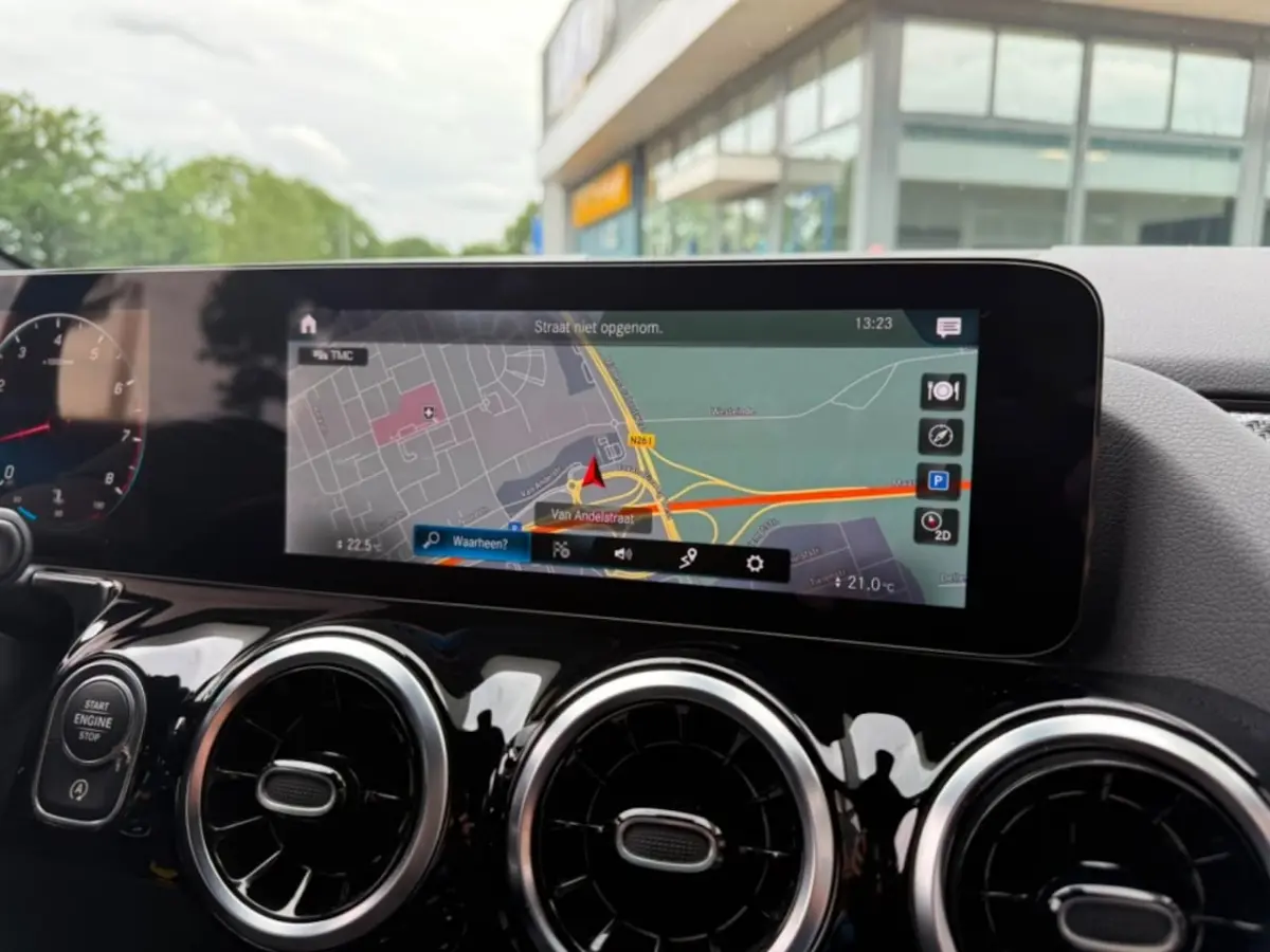 200 AMG LINE AUTOMAAT NAVI PDC-CAMERA STOELVW
