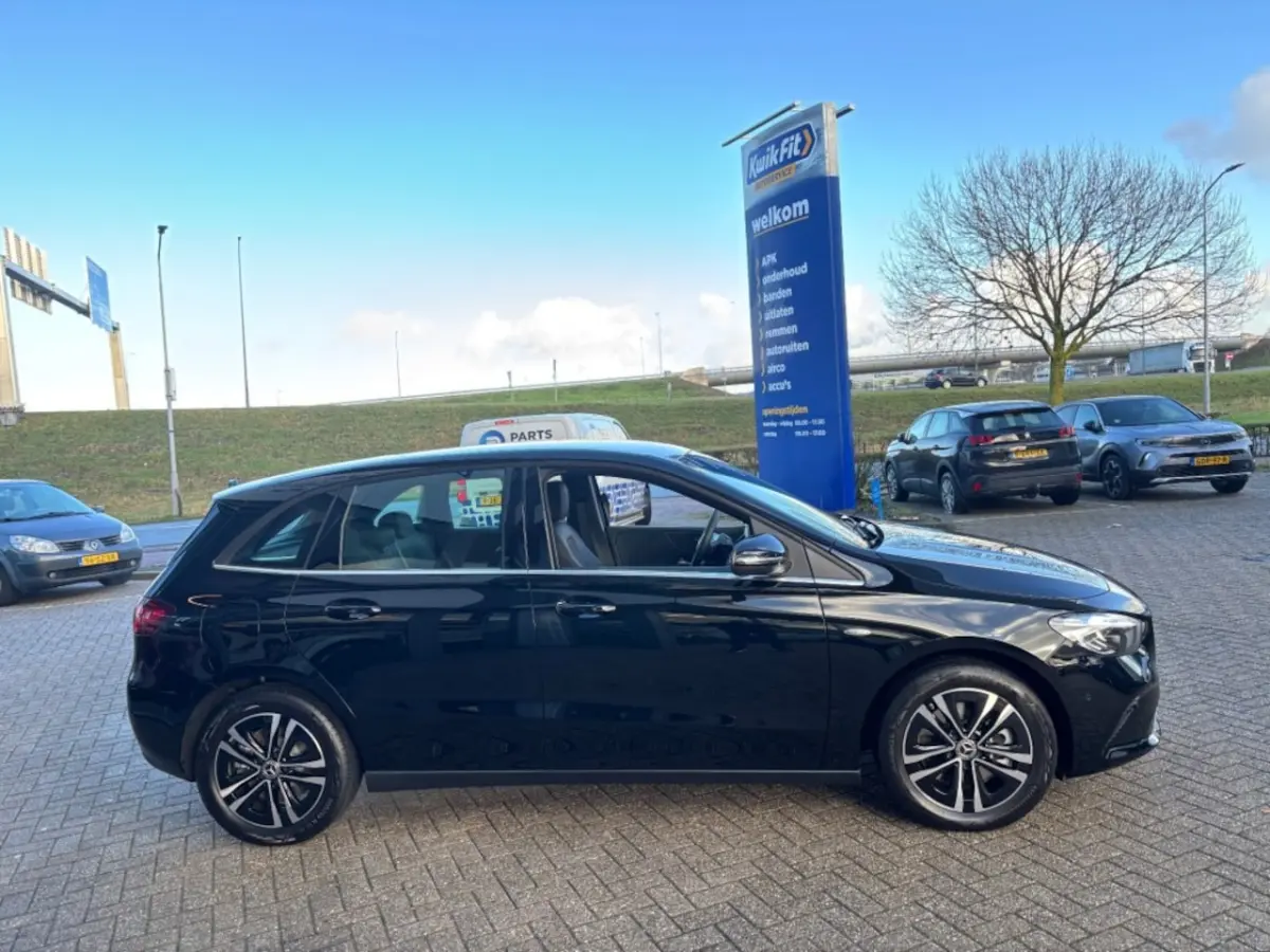 250E AUTOMAAT LUXURY LINE NAVI PDC-CAMRERA STOELVW