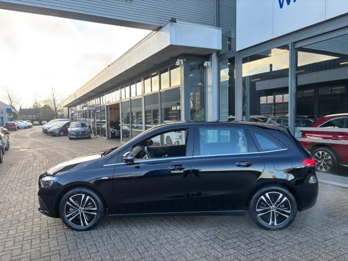 250E AUTOMAAT LUXURY LINE NAVI PDC-CAMRERA STOELVW