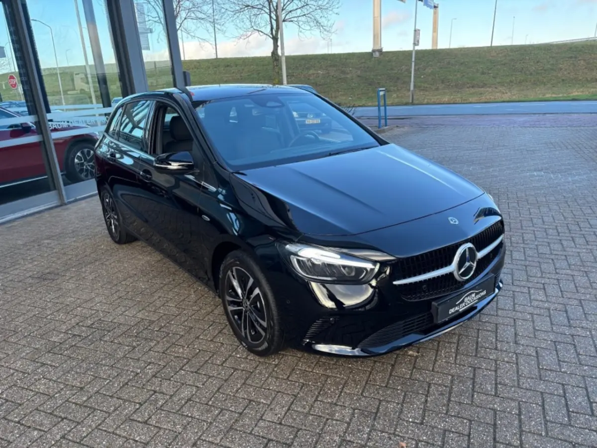250E AUTOMAAT LUXURY LINE NAVI PDC-CAMRERA STOELVW