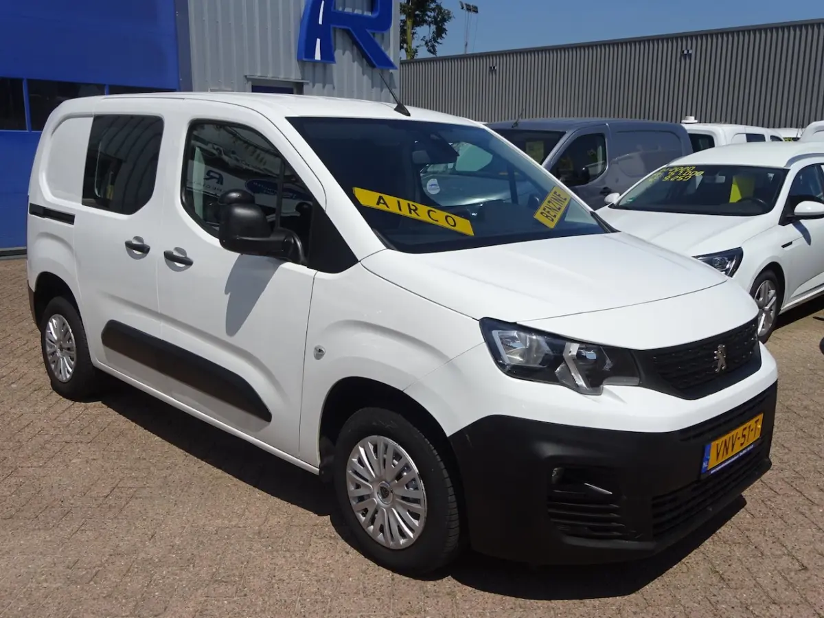 1.2 PureTech Pro BENZINE AIRCO NAVI CRUISE CONTROL PDC SCHUIFDEUR