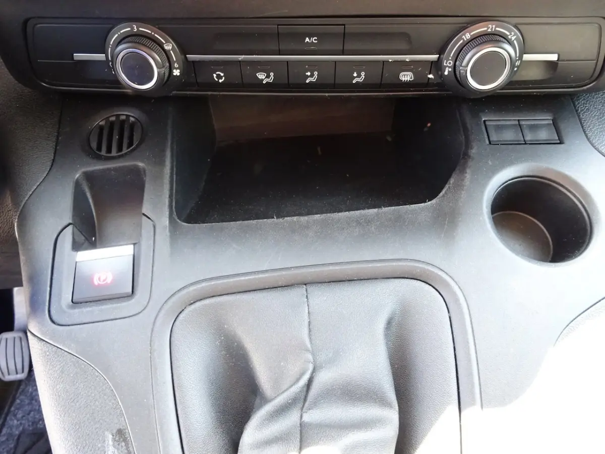 1.2 PureTech Pro BENZINE AIRCO NAVI CRUISE CONTROL PDC SCHUIFDEUR