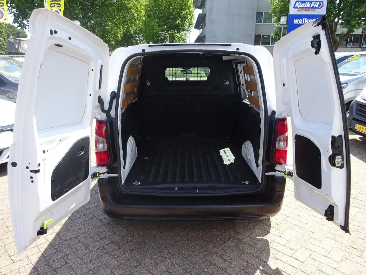 1.2 PureTech Pro BENZINE AIRCO NAVI CRUISE CONTROL PDC SCHUIFDEUR