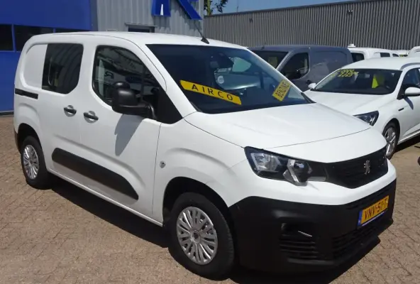 1.2 PureTech Pro BENZINE AIRCO NAVI CRUISE CONTROL PDC SCHUIFDEUR