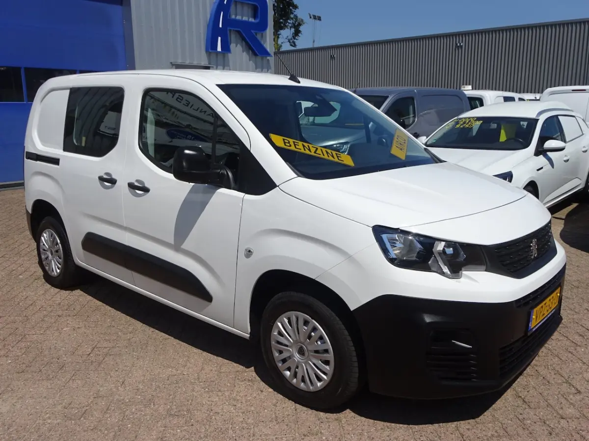 1.2 PureTech Pro BENZINE AIRCO NAVI CRUISE CONTROL PDC SCHUIFDEUR