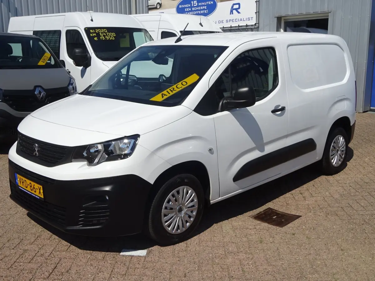1.2 PureTech Pro BENZINE AIRCO NAVI CRUISE CONTROL PDC SCHUIFDEUR