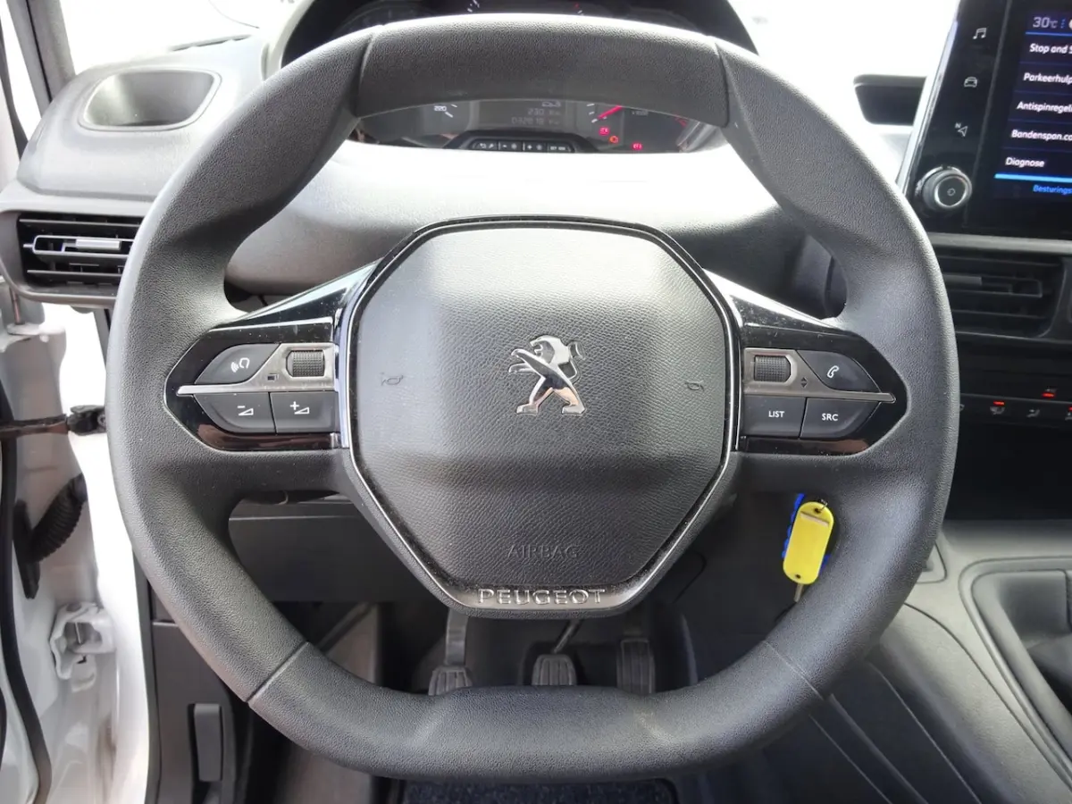 1.2 PureTech Pro BENZINE AIRCO NAVI CRUISE CONTROL PDC SCHUIFDEUR