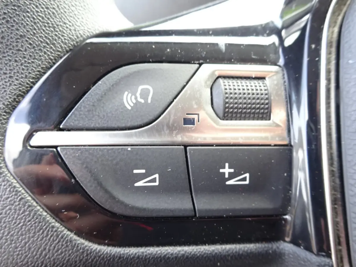 1.2 PureTech Pro BENZINE AIRCO NAVI CRUISE CONTROL PDC SCHUIFDEUR