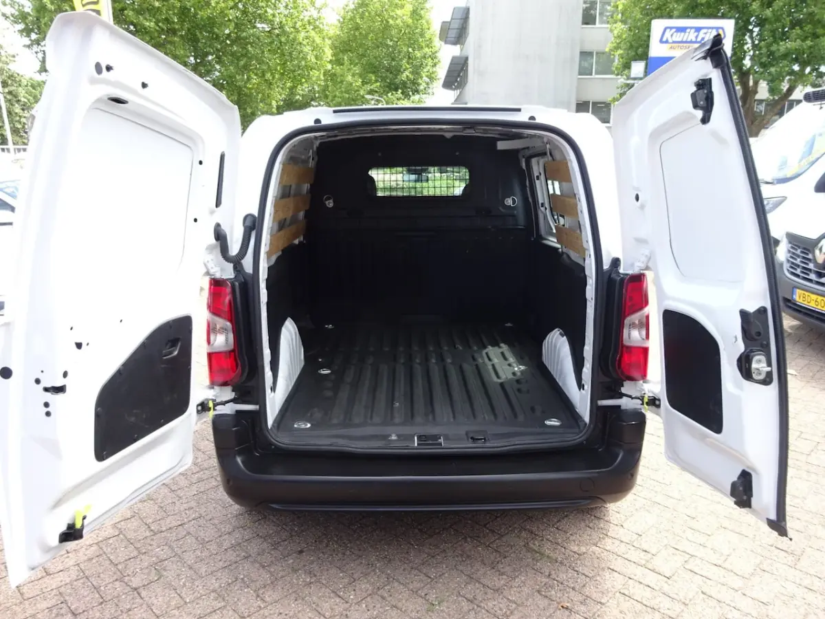 1.2 PureTech Pro BENZINE AIRCO NAVI CRUISE CONTROL PDC SCHUIFDEUR