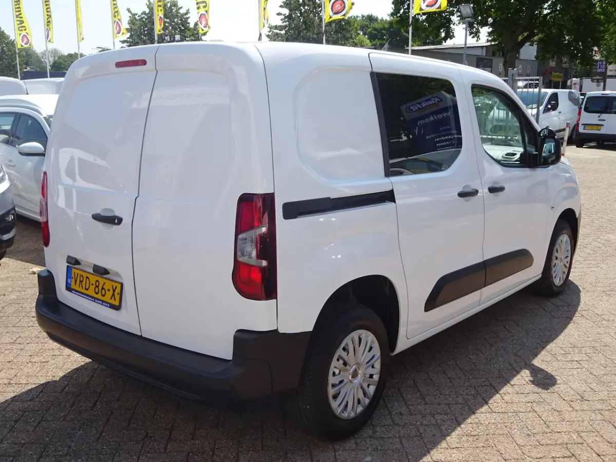1.2 PureTech Pro BENZINE AIRCO NAVI CRUISE CONTROL PDC SCHUIFDEUR