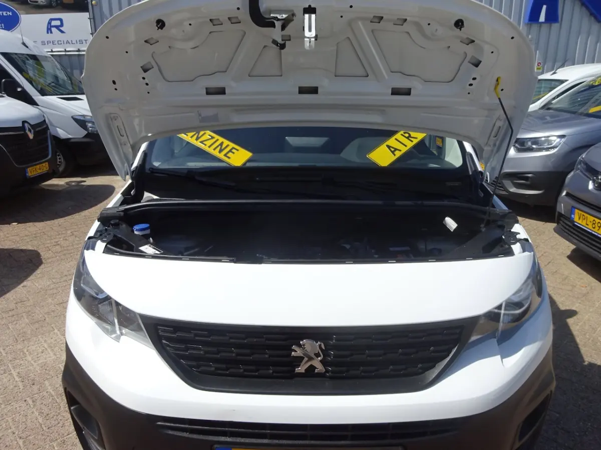 1.2 PureTech Pro BENZINE AIRCO NAVI CRUISE CONTROL PDC SCHUIFDEUR