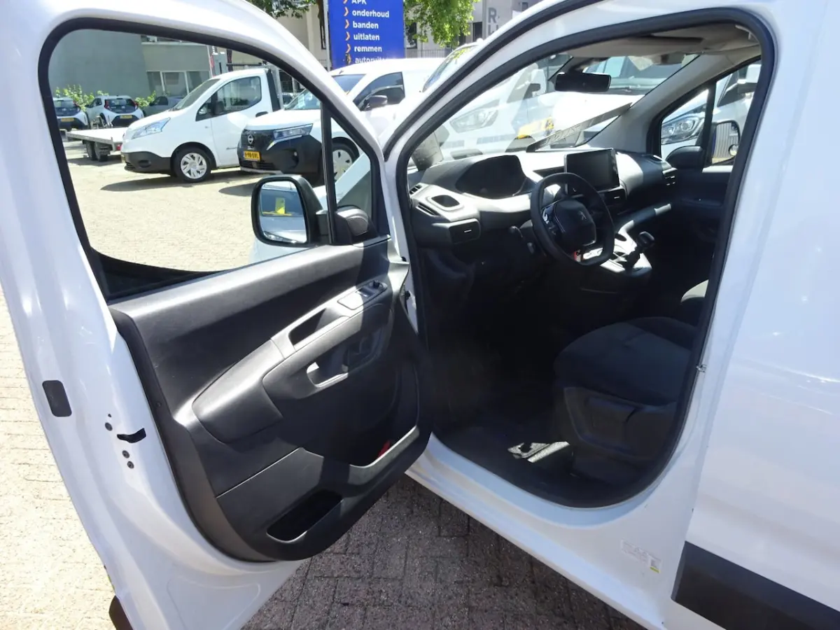 1.2 PureTech Pro BENZINE AIRCO NAVI CRUISE CONTROL PDC SCHUIFDEUR