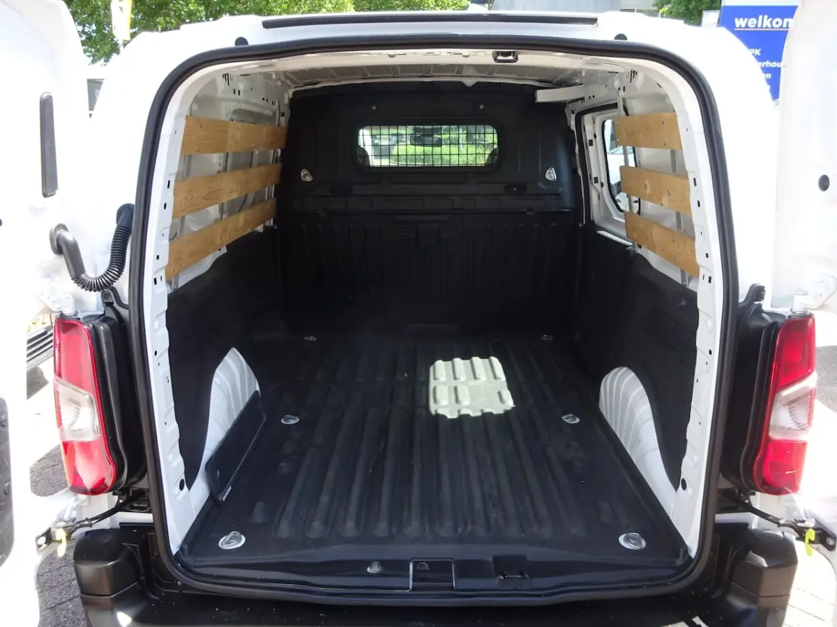 1.2 PureTech Pro BENZINE AIRCO NAVI CRUISE CONTROL PDC SCHUIFDEUR