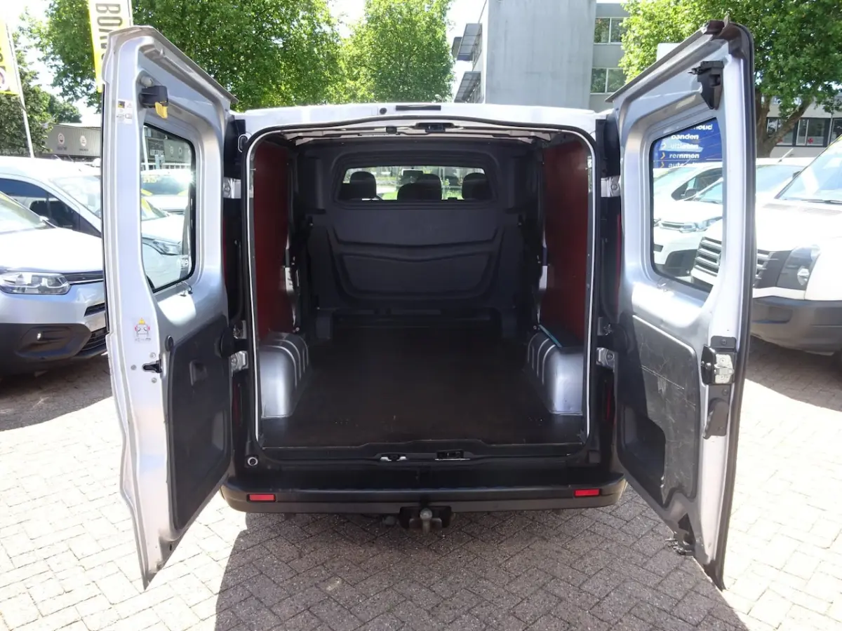1.6 dCi T29 L2H1 DUBBELE CABINE 6 PERSOONS