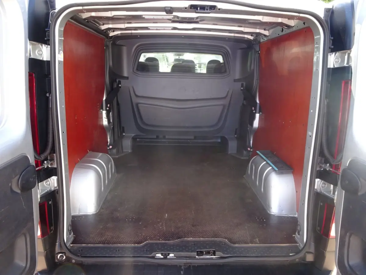 1.6 dCi T29 L2H1 DUBBELE CABINE 6 PERSOONS