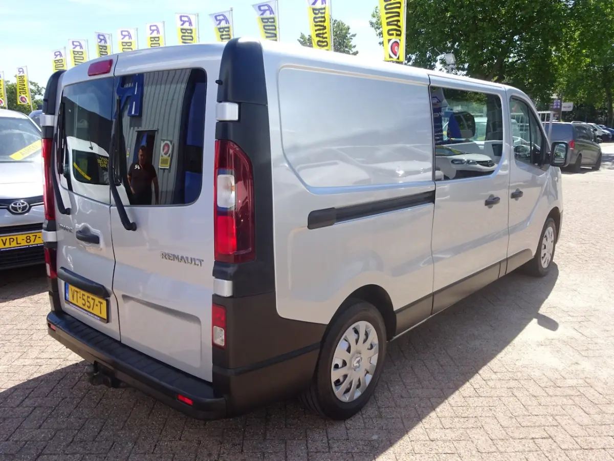 1.6 dCi T29 L2H1 DUBBELE CABINE 6 PERSOONS