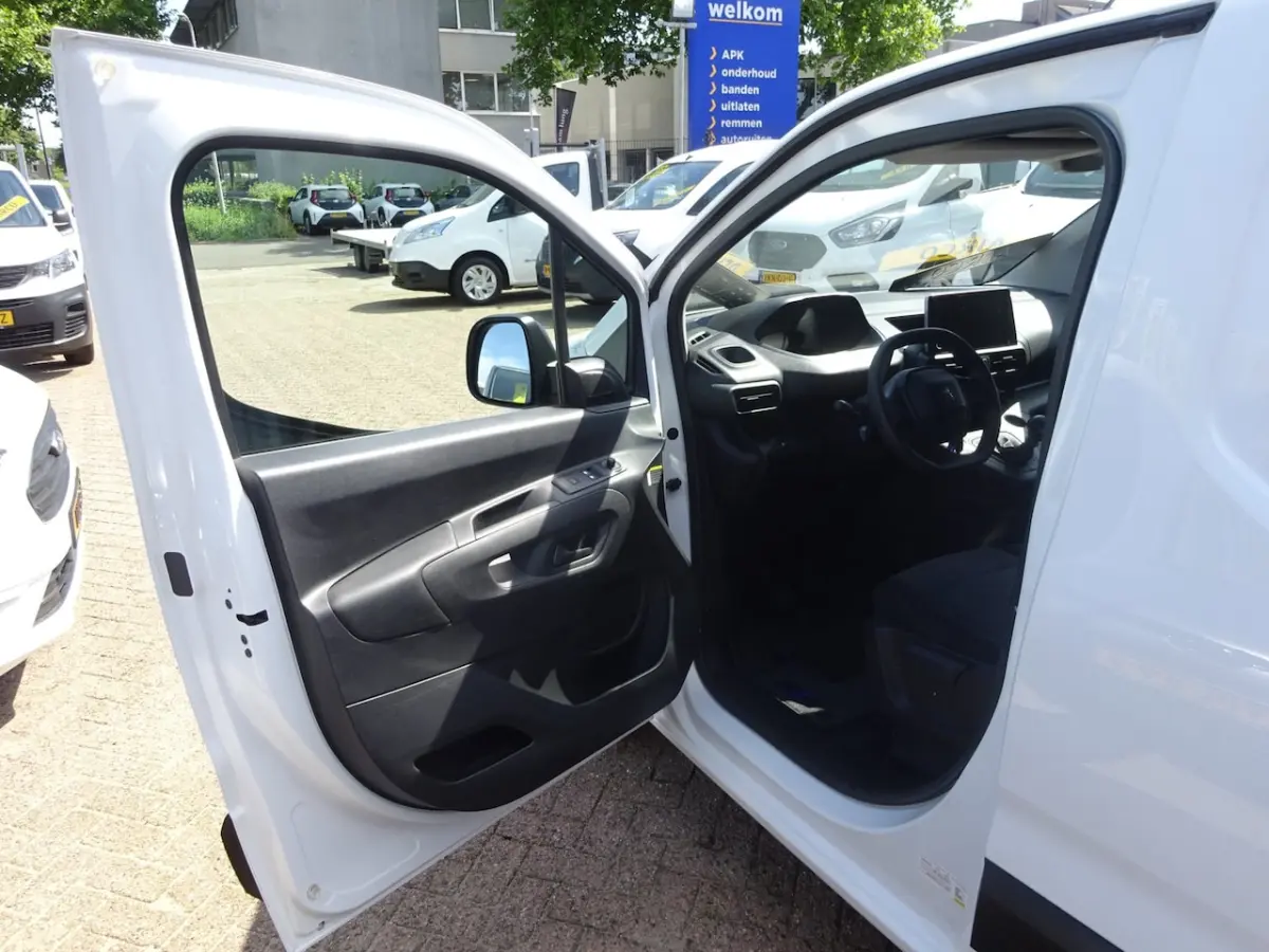 1.2 PureTech Pro BENZINE AIRCO NAVI CRUISE CONTROL PDC SCHUIFDEUR