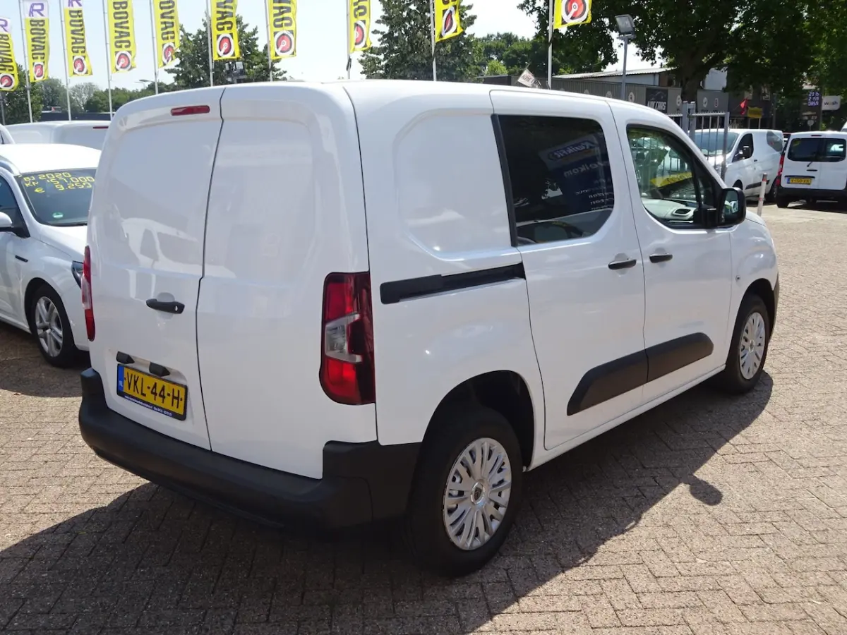 1.2 PureTech Pro BENZINE AIRCO NAVI CRUISE CONTROL PDC SCHUIFDEUR