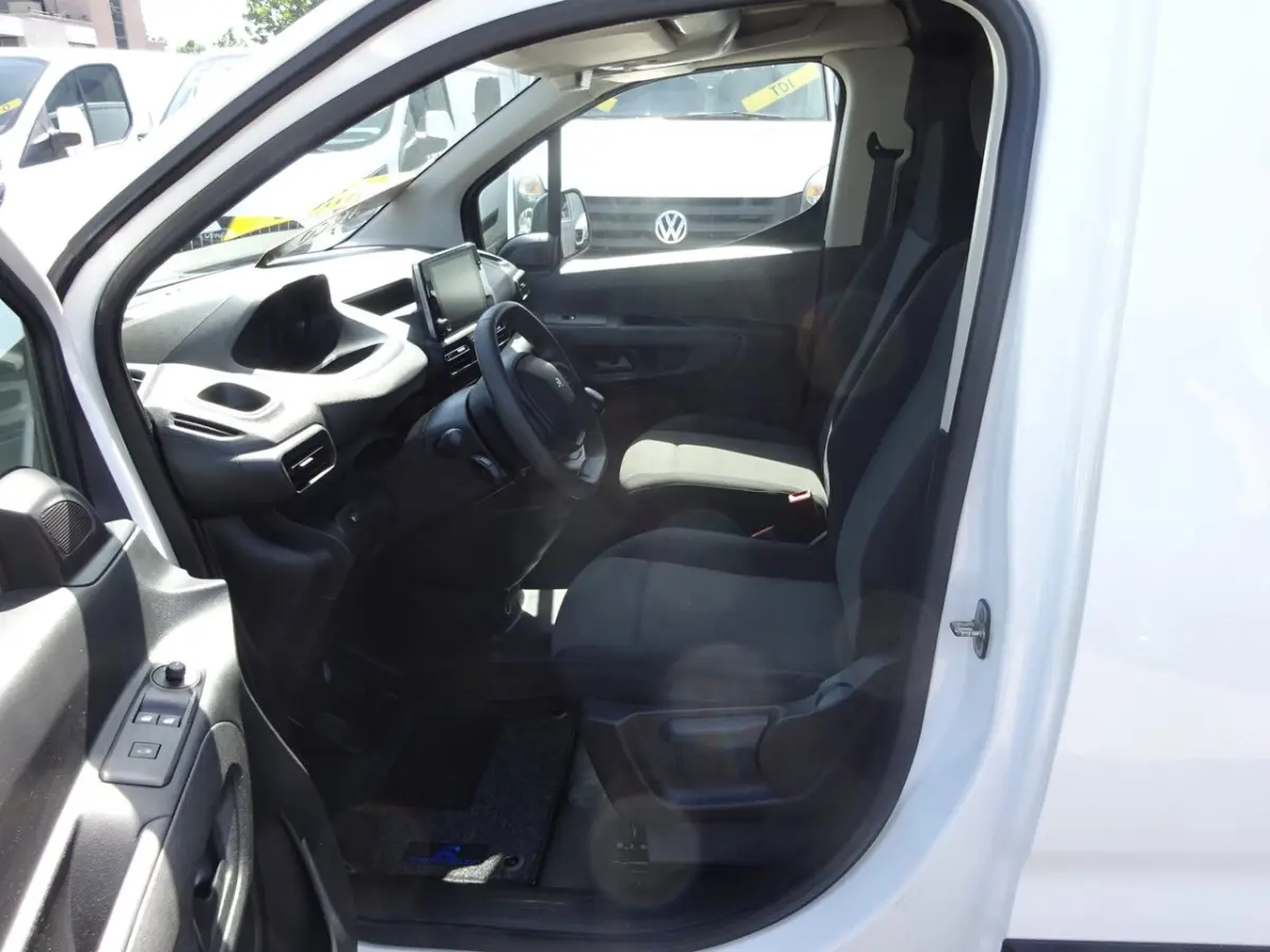 1.2 PureTech Pro BENZINE AIRCO NAVI CRUISE CONTROL PDC SCHUIFDEUR