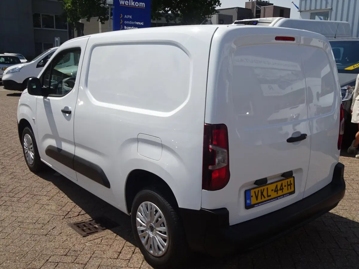 1.2 PureTech Pro BENZINE AIRCO NAVI CRUISE CONTROL PDC SCHUIFDEUR