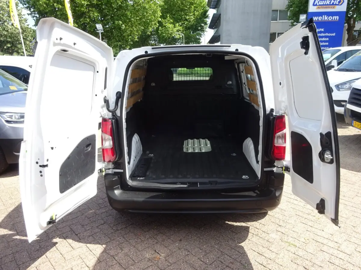 1.2 PureTech Pro BENZINE AIRCO NAVI CRUISE CONTROL PDC SCHUIFDEUR