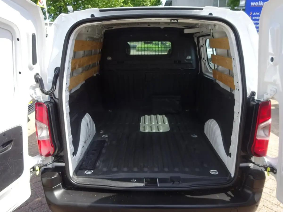 1.2 PureTech Pro BENZINE AIRCO NAVI CRUISE CONTROL PDC SCHUIFDEUR