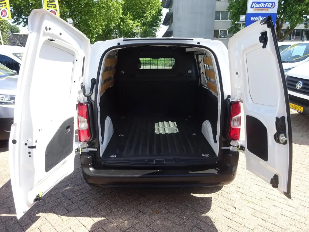 1.2 PureTech Pro BENZINE AIRCO NAVI CRUISE CONTROL PDC SCHUIFDEUR
