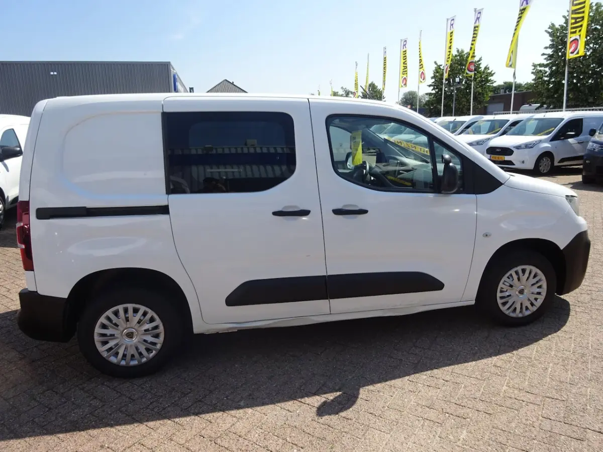 1.2 PureTech Pro BENZINE AIRCO NAVI CRUISE CONTROL PDC SCHUIFDEUR
