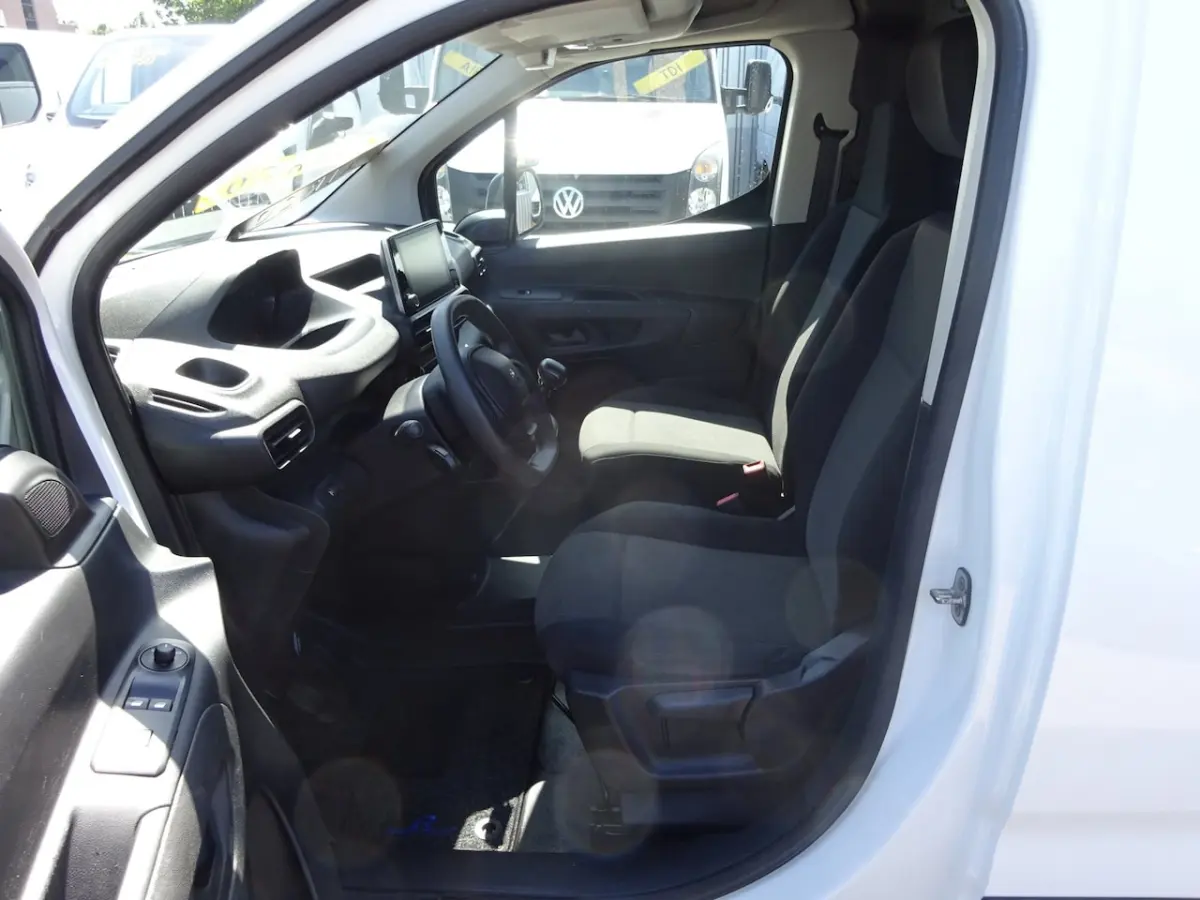 1.2 PureTech Pro BENZINE AIRCO NAVI CRUISE CONTROL PDC SCHUIFDEUR