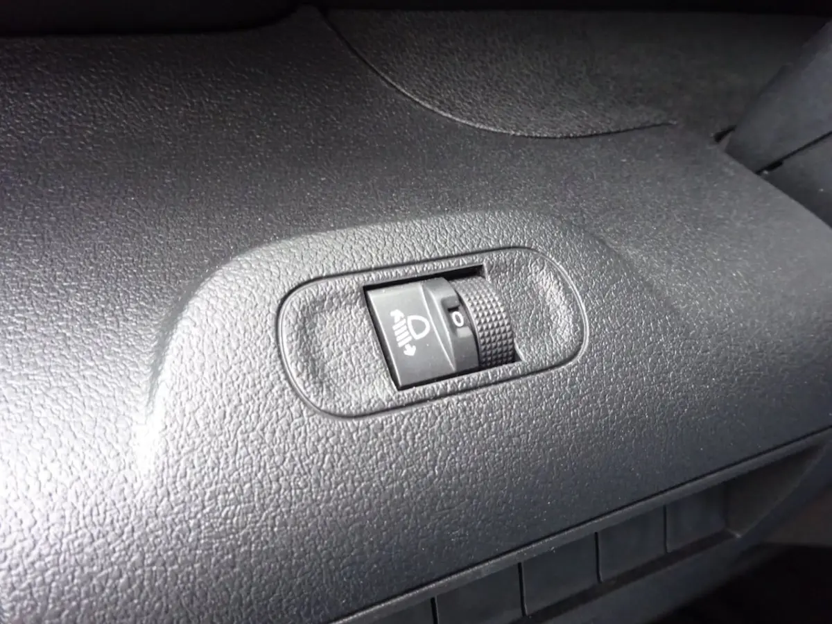 1.5 BlueHDi 100 S&S L1 AIRCO SCHUIFDEUR CRUISE CONTROL GROOT SCHERM