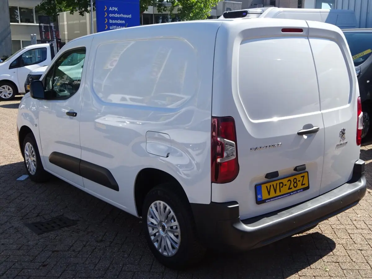 1.5 BlueHDi 100 S&S L1 AIRCO SCHUIFDEUR CRUISE CONTROL GROOT SCHERM