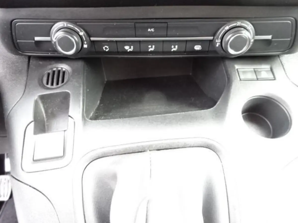 1.6 BlueHDI Premium Long 100 PK AIRCO NAVI DAB CRUISE