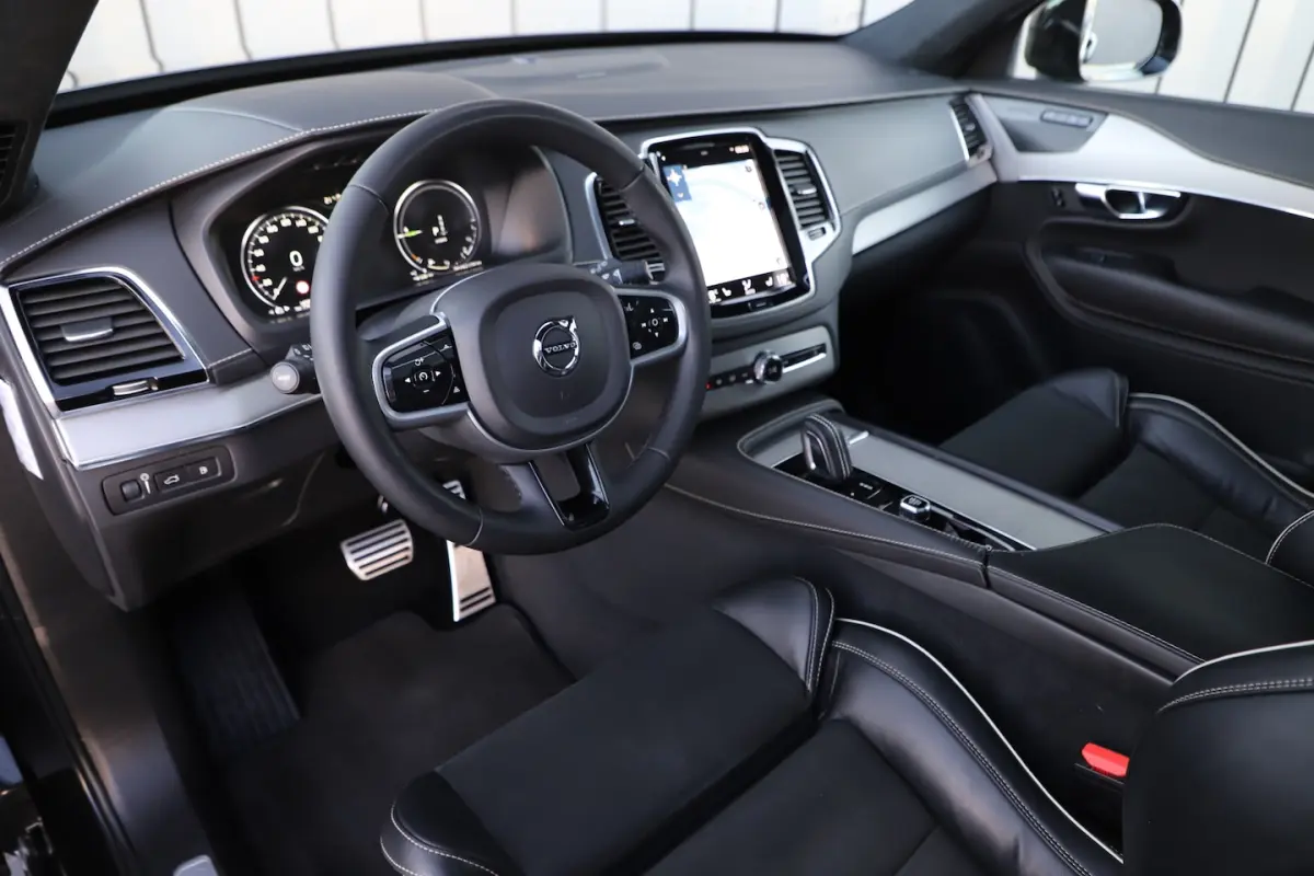 2.0 T8 Recharge AWD R-Design | 455 PK | Luchtvering | 7-Persoons | Pano | Keyless-go | Mem