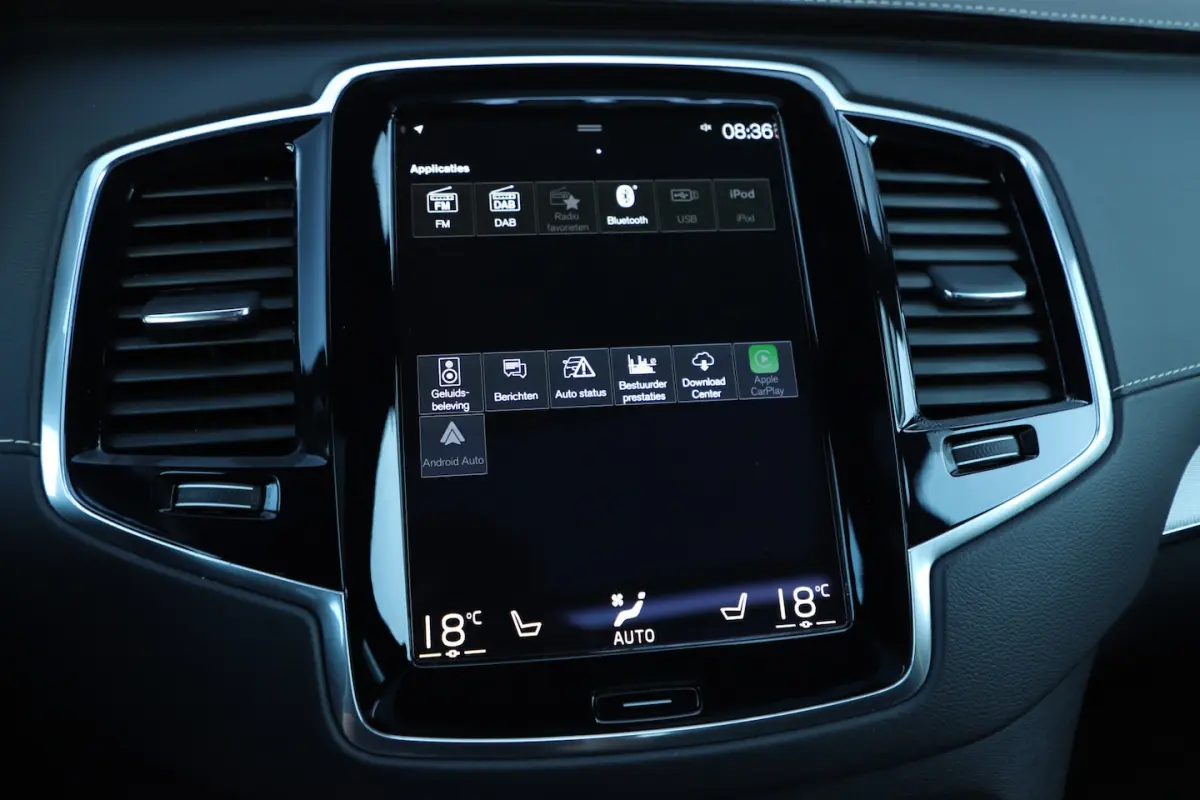 2.0 T8 Recharge AWD R-Design | 455 PK | Luchtvering | 7-Persoons | Pano | Keyless-go | Mem