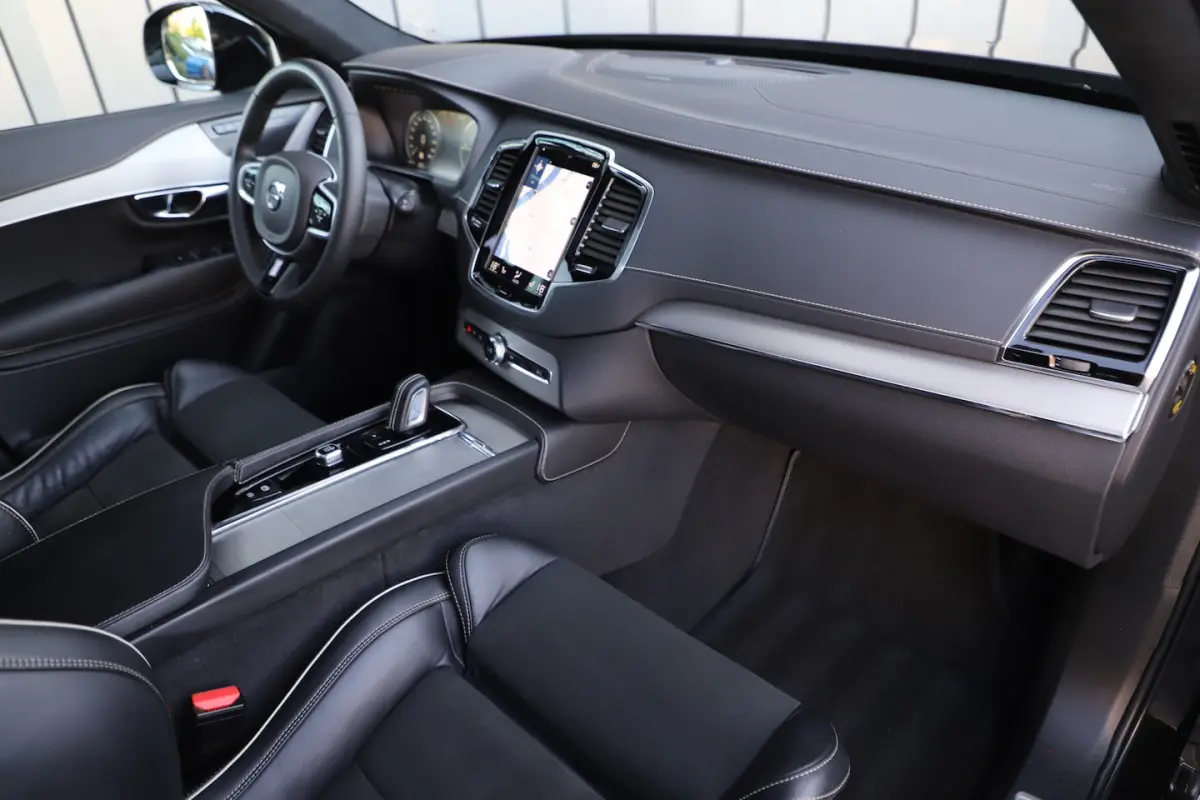 2.0 T8 Recharge AWD R-Design | 455 PK | Luchtvering | 7-Persoons | Pano | Keyless-go | Mem