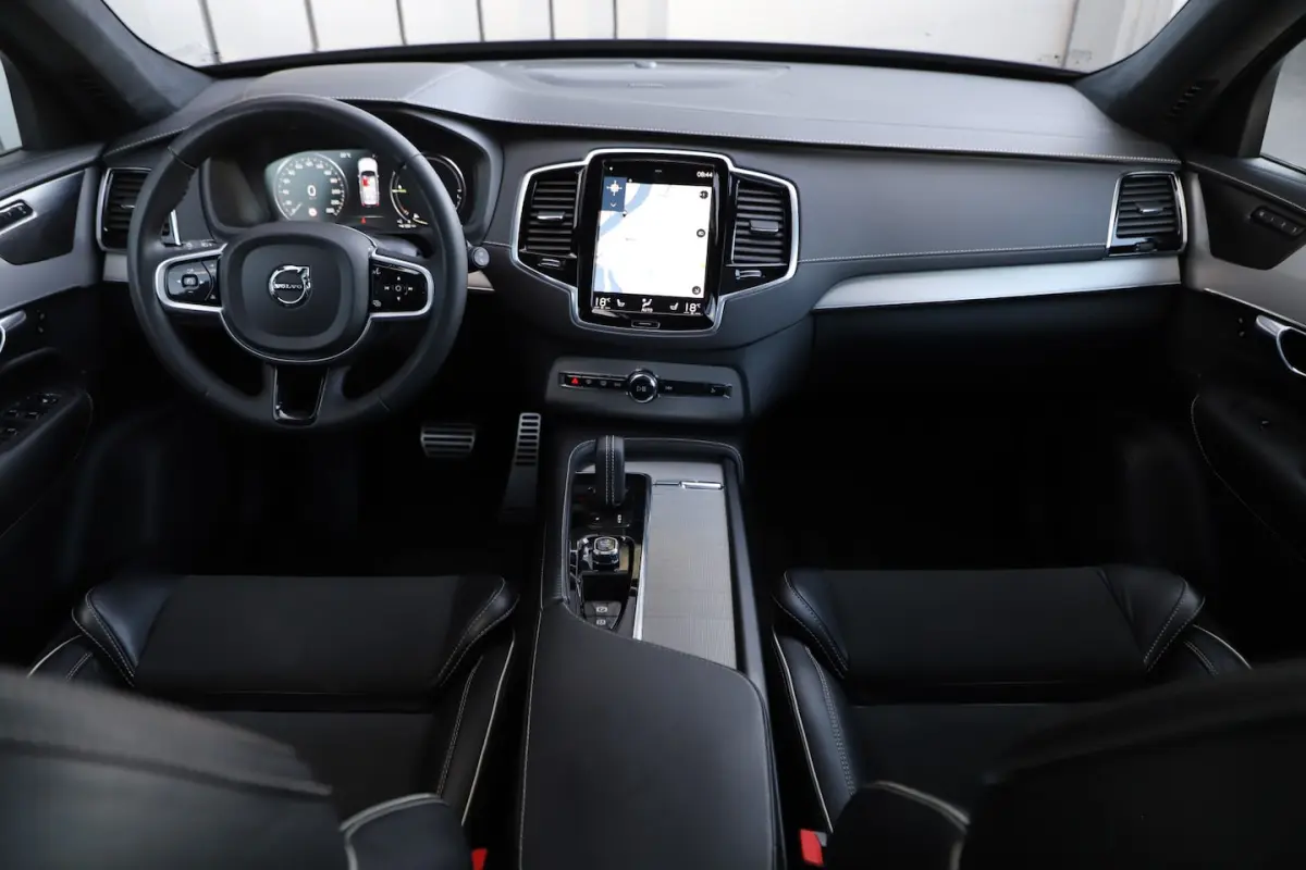 2.0 T8 Recharge AWD R-Design | 455 PK | Luchtvering | 7-Persoons | Pano | Keyless-go | Mem