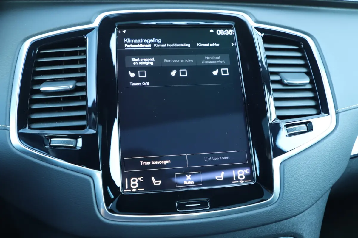 2.0 T8 Recharge AWD R-Design | 455 PK | Luchtvering | 7-Persoons | Pano | Keyless-go | Mem
