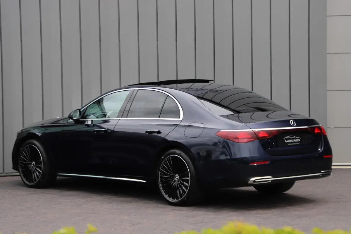 300e Exclusive Line | 313PK | Luchtvering | Achterasbesturing | Massage | Head-up | Burmes