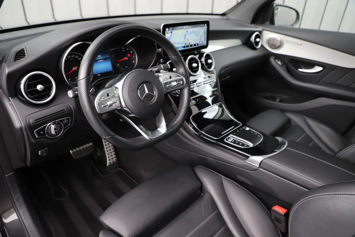 300 AMG 4-Matic | 258PK | Schuifdak | Trekhaak | Led | Carplay | Distronic | Leder | Stoel