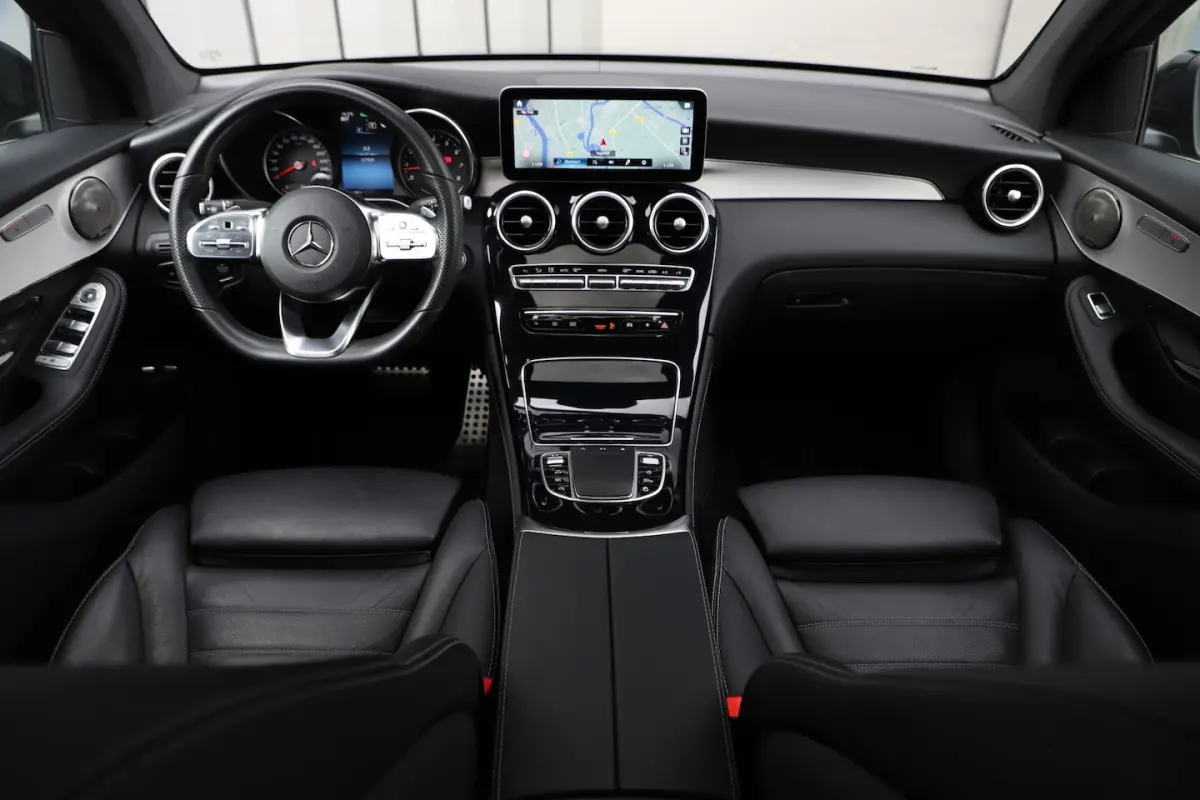 300 AMG 4-Matic | 258PK | Schuifdak | Trekhaak | Led | Carplay | Distronic | Leder | Stoel