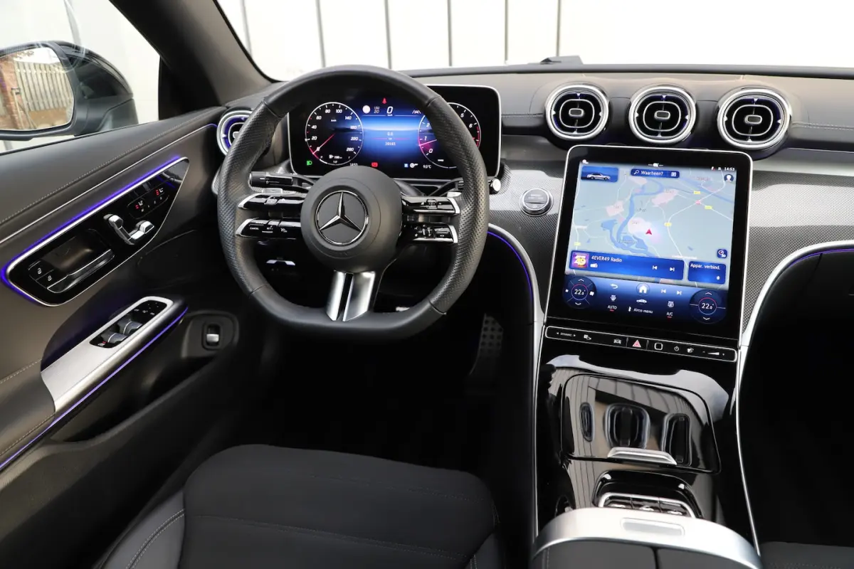 200 AMG | 204PK | Keyless-go | Sfeerverlichting | Airscarf | Acc | Stuurwielverwarming | L