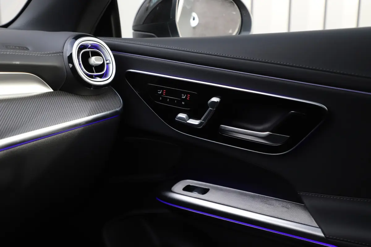 200 AMG | 204PK | Keyless-go | Sfeerverlichting | Airscarf | Acc | Stuurwielverwarming | L