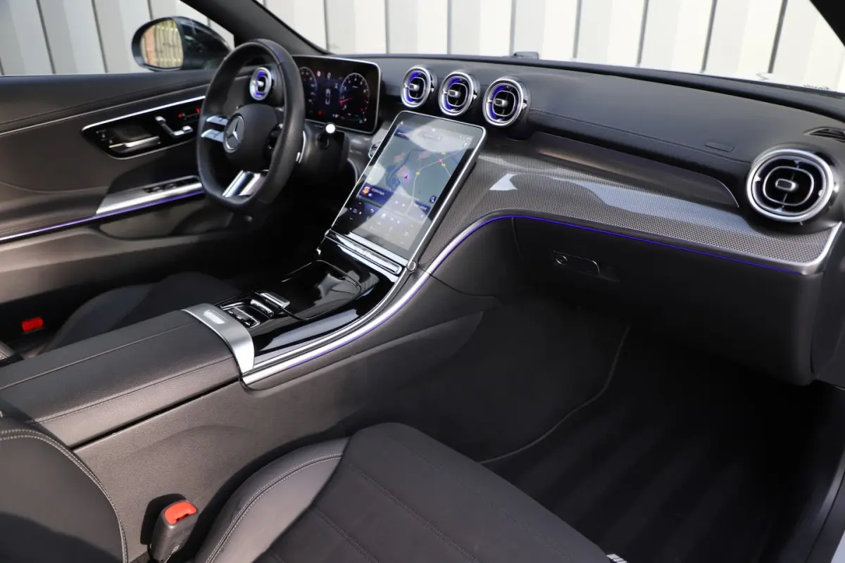 200 AMG | 204PK | Keyless-go | Sfeerverlichting | Airscarf | Acc | Stuurwielverwarming | L