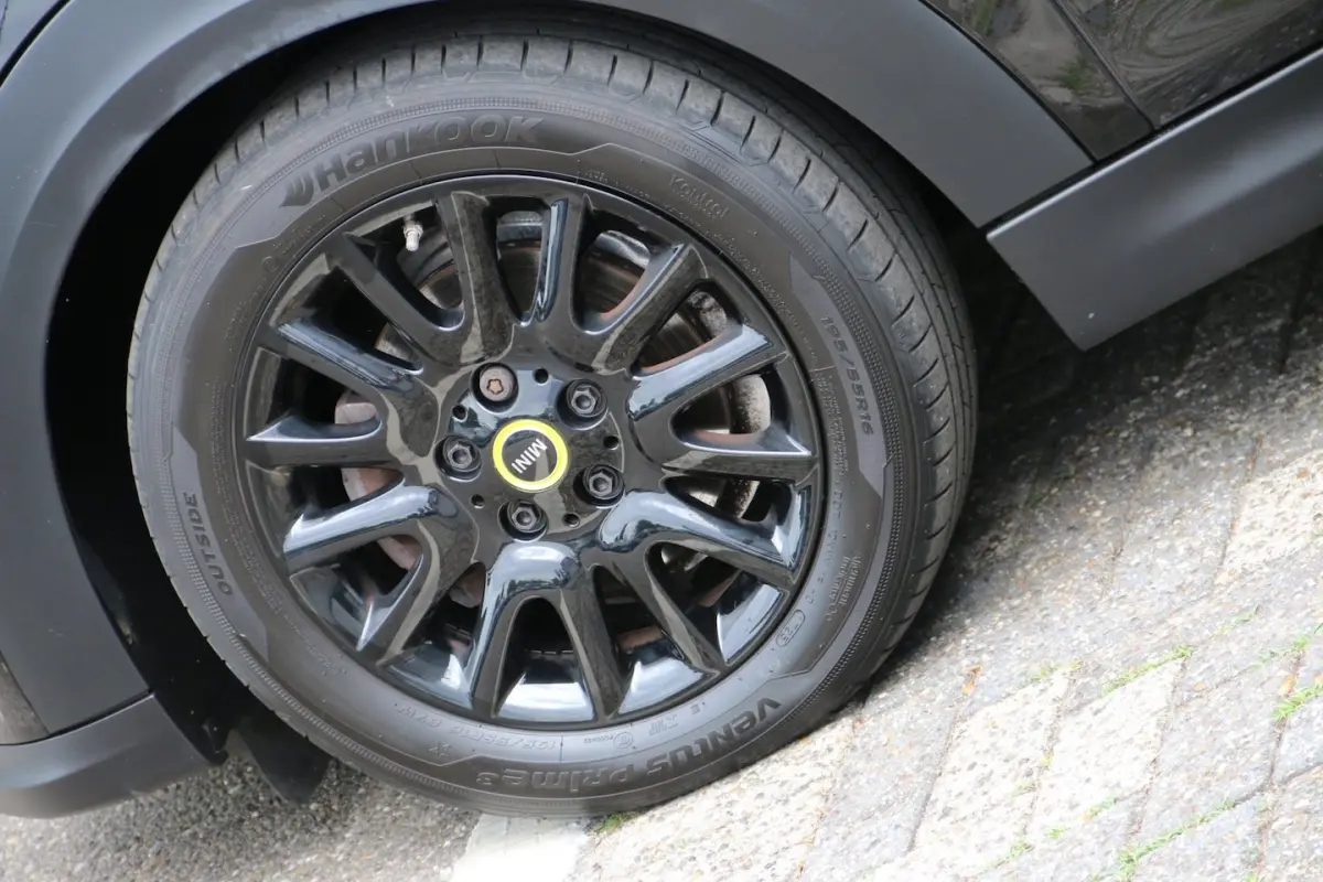 Business Edition 33 kWh SOH 95, 4%